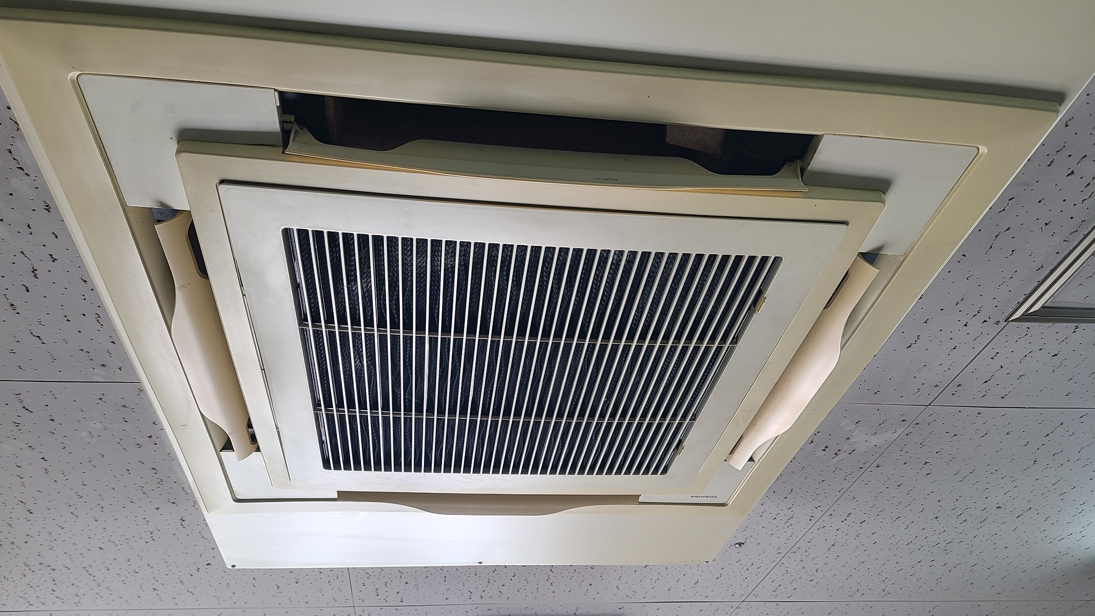 エアコンが冷えない・・・対処方法