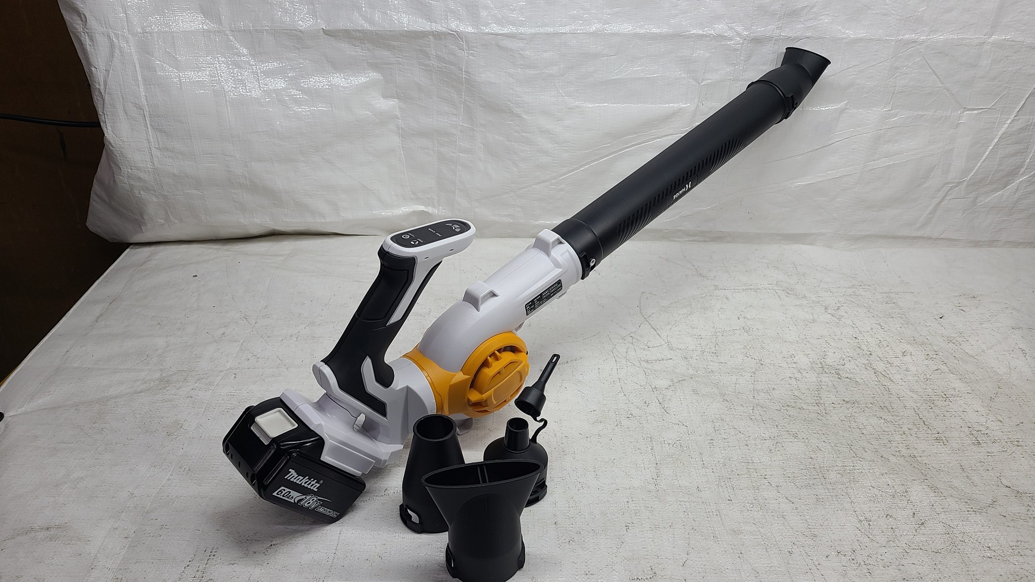 落ち葉の掃除は大変でございます🍂🍂　