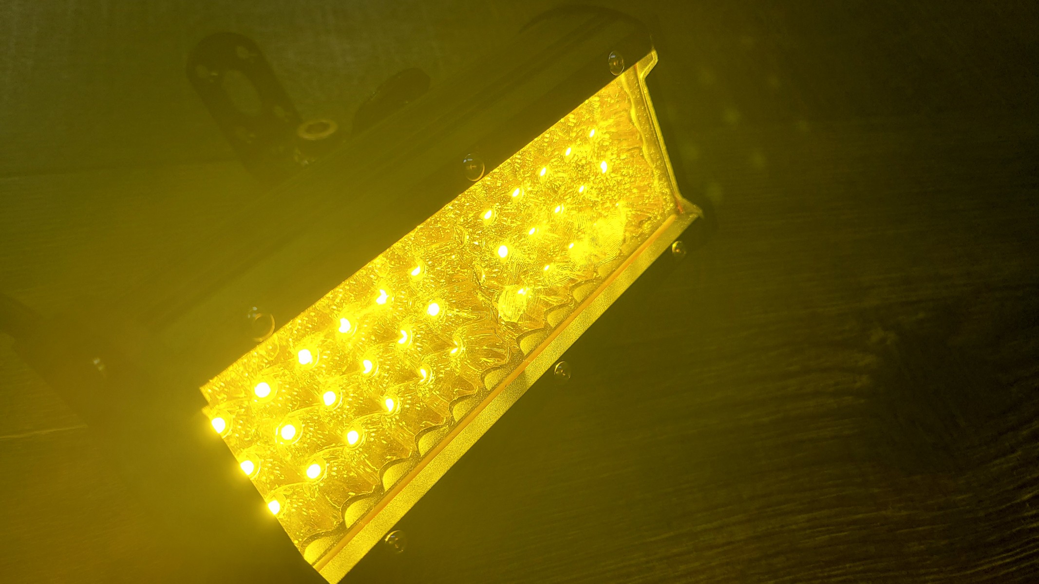 ワークライト・犬小屋ライト？