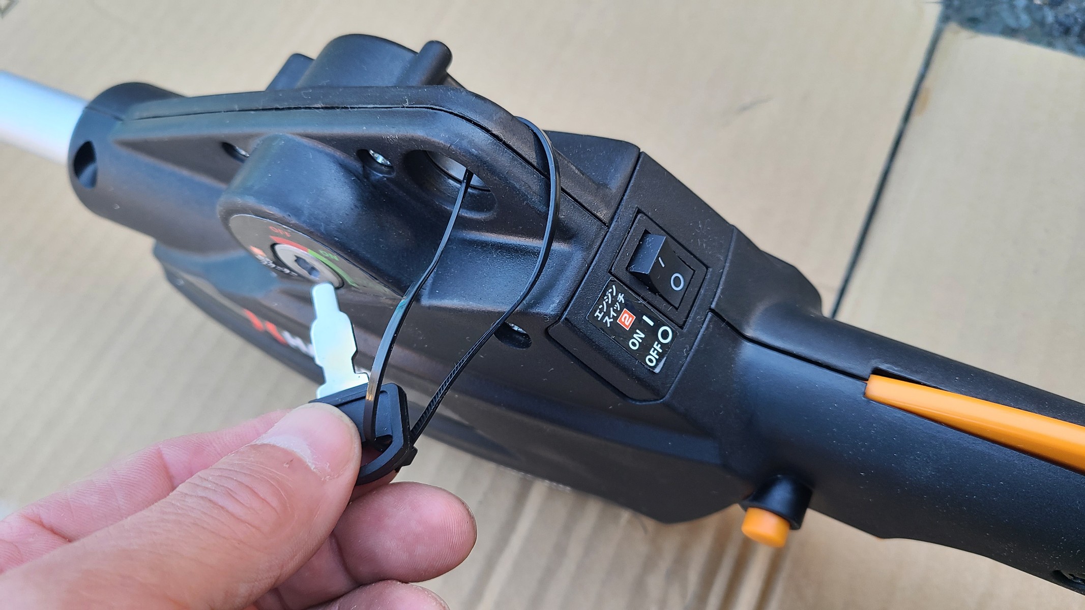 刈払機　エンジン始動　簡単